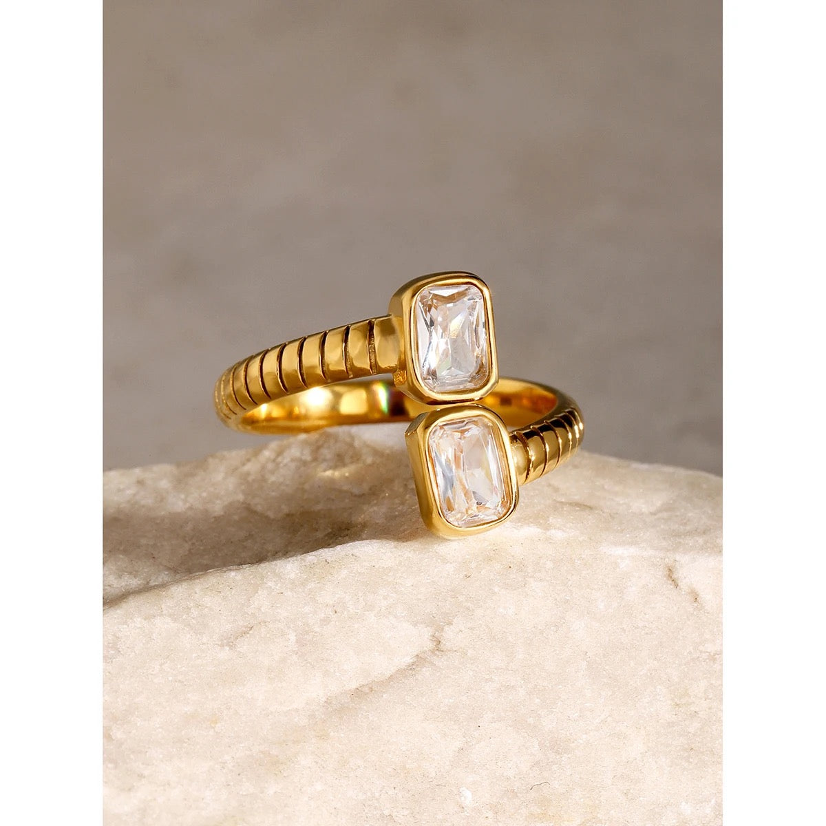 Mila adjustable ring