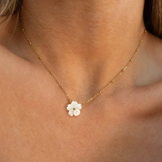 Fleur Necklace