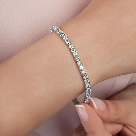 Adjustable tennis bracelet in silver