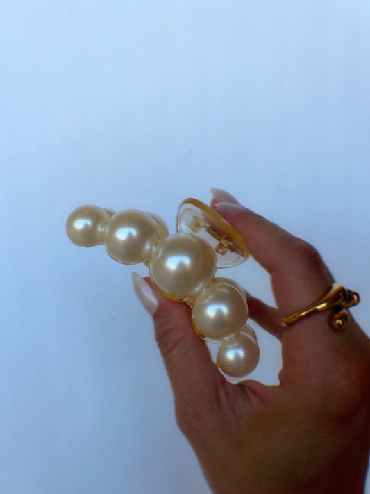 Chunky Pearl claw clip (large)