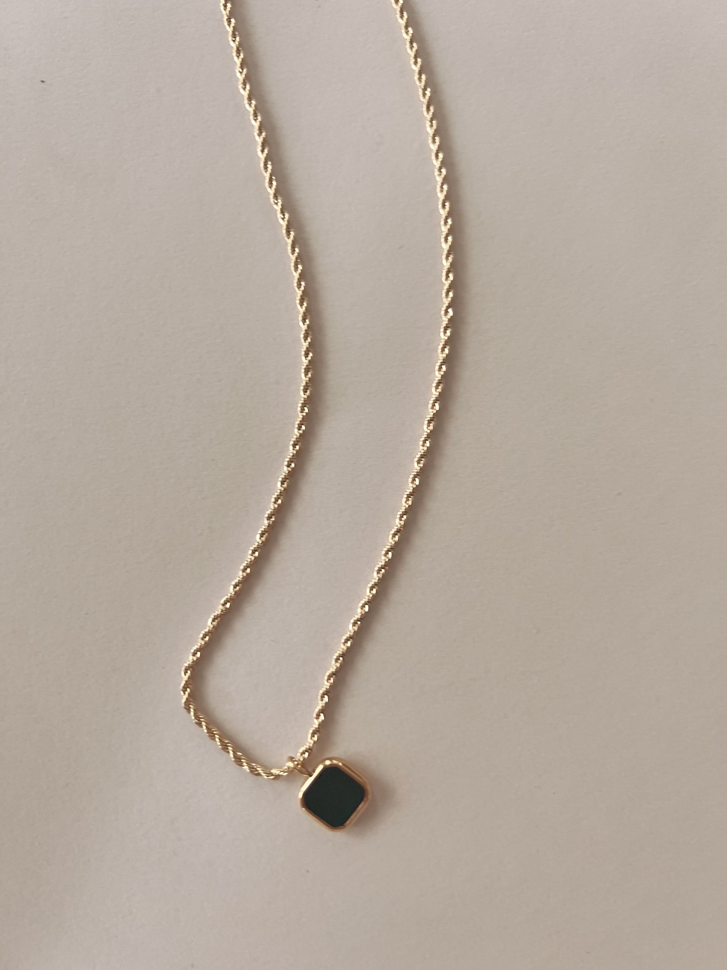 Remi rope chain pendant necklace (Onyx)